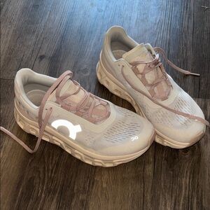 Cloudmonster Women's Cream and Pink Running Shoes